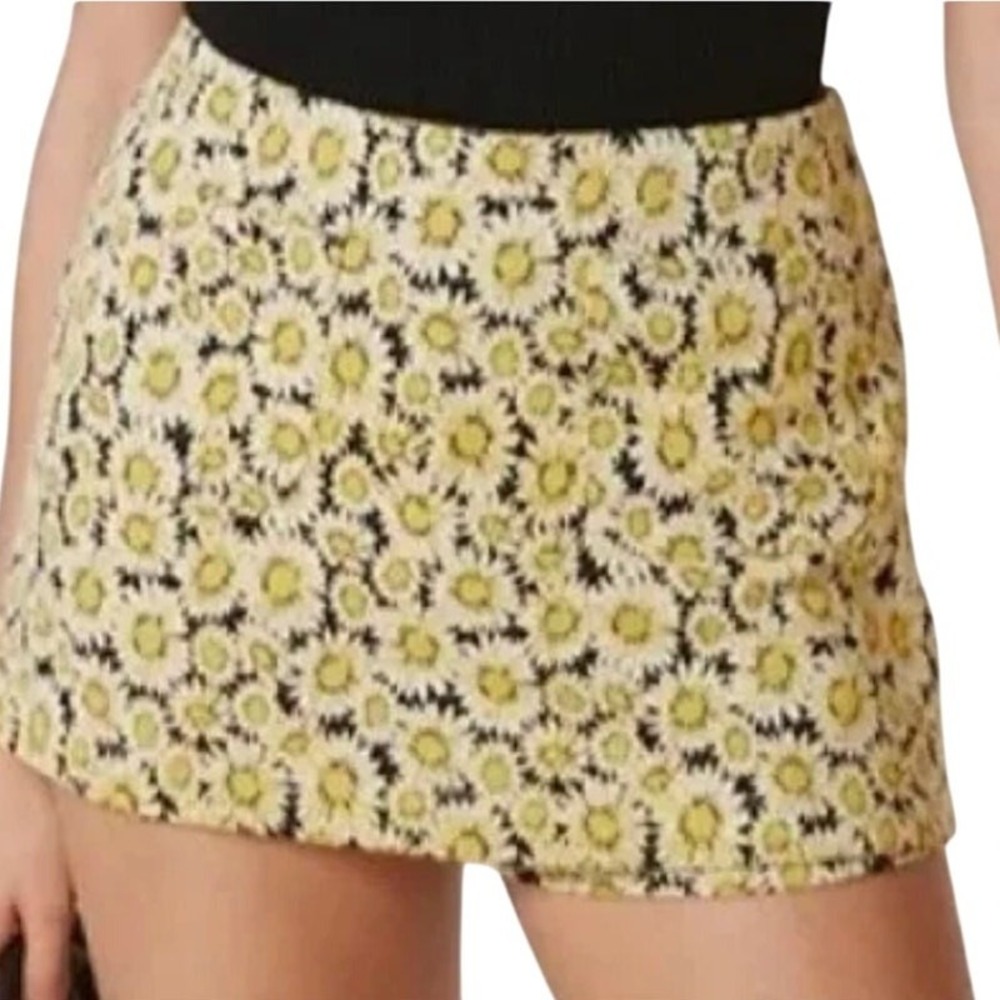 MAEVE BY ANTHROPOLOGIE DAYSY PRINT SKORT‎ SIZE 0